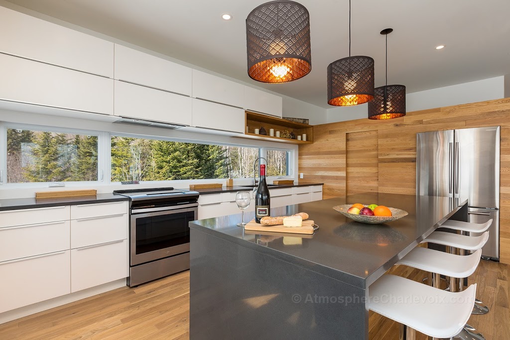 Maison Atmosphère Charlevoix | 18 Chemin des Prés, Petite-Rivière-Saint-François, QC G0A 2L0, Canada | Phone: (418) 840-9221