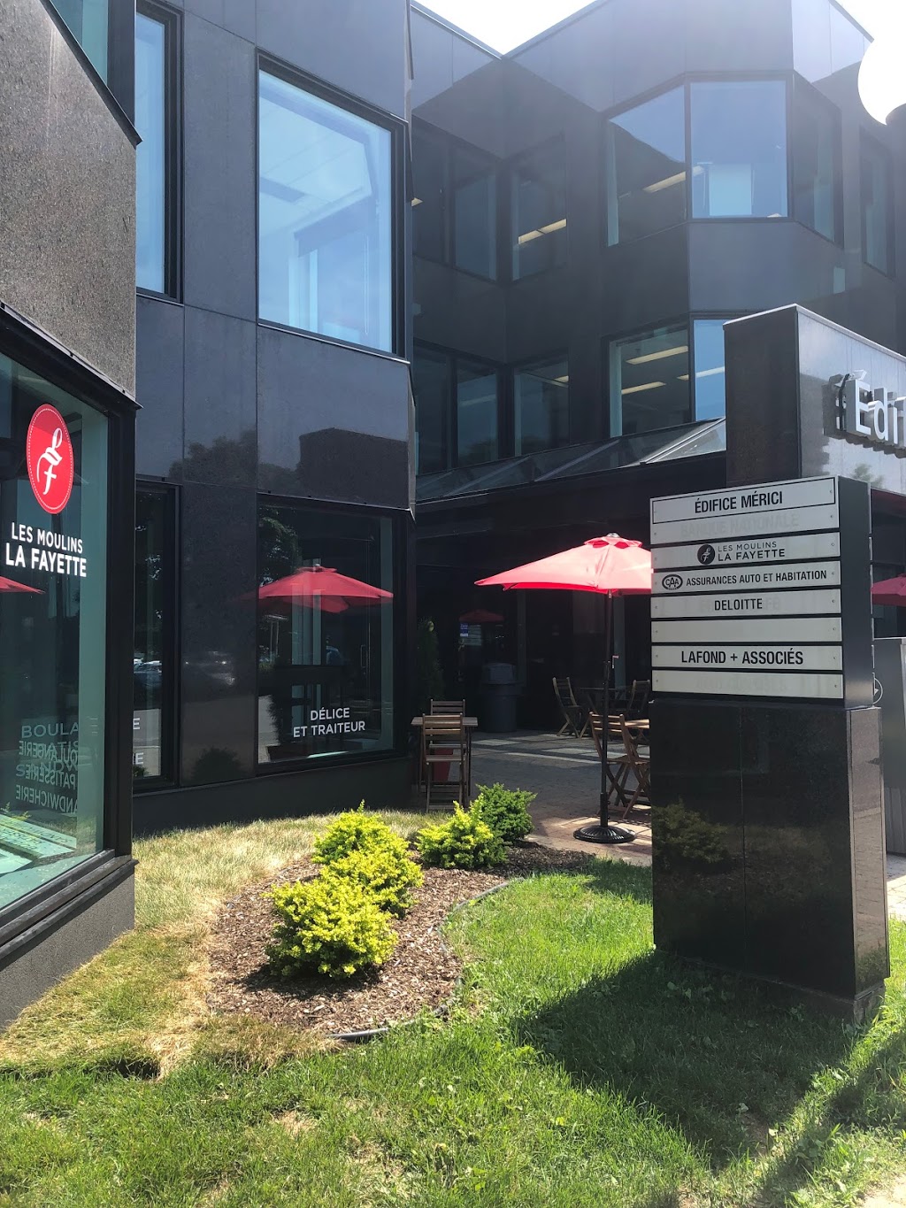 Les Moulins La Fayette | 801 Grande Allée O, Québec, QC G1S 1C1, Canada | Phone: (418) 977-7246