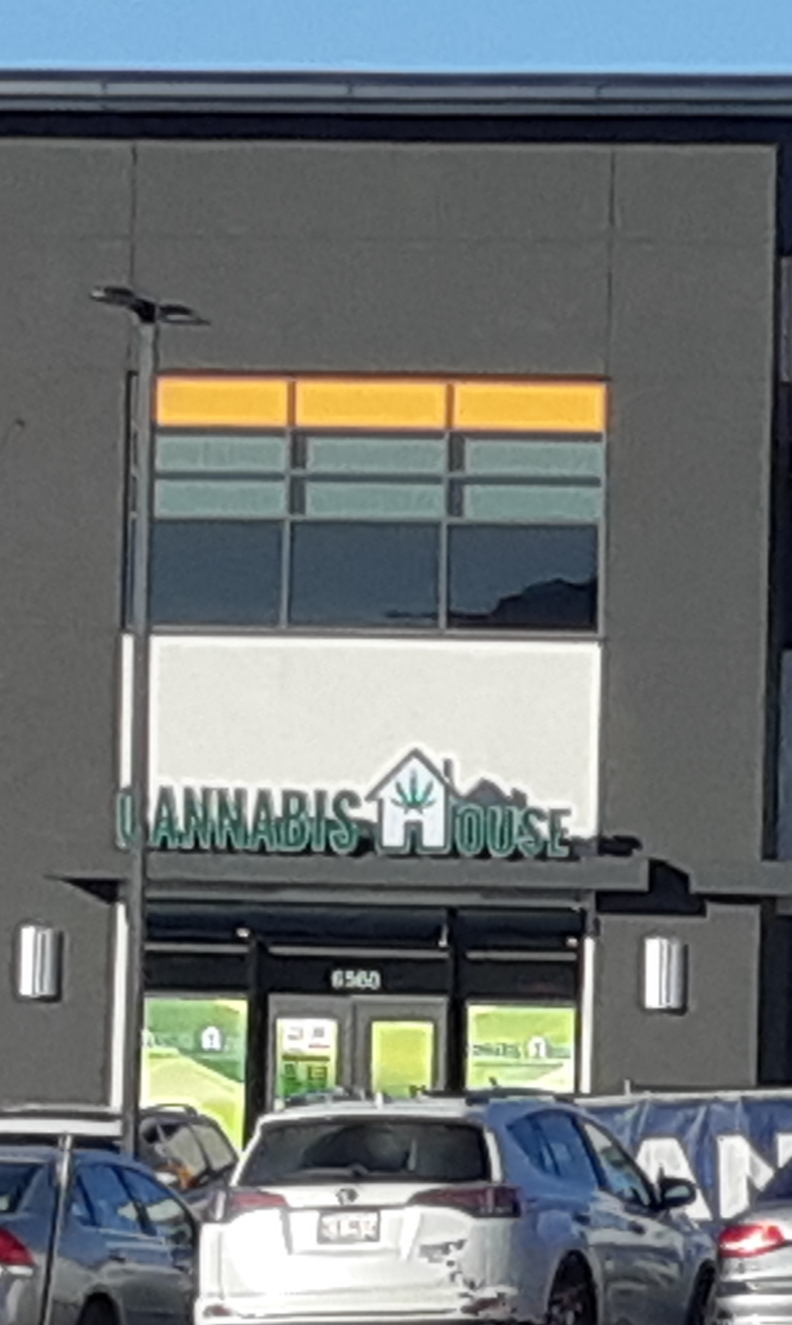 Cannabis House | 6560 170 Ave NW, Edmonton, AB T5Y 3X6, Canada | Phone: (780) 757-1174