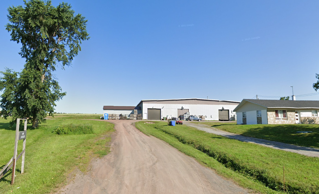 Ferme Onesime Pouliot - Entrepot 4518 | 4518 Chem. Royal, Saint-Jean-de-lÎle-dOrléans, QC G0A 3W0, Canada | Phone: (418) 829-2801