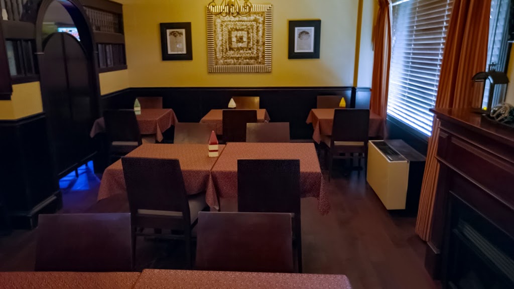 Hearthstone Inn Dartmouth | 313 Prince Albert Rd, Dartmouth, NS B2Y 1N3, Canada | Phone: (902) 469-5850