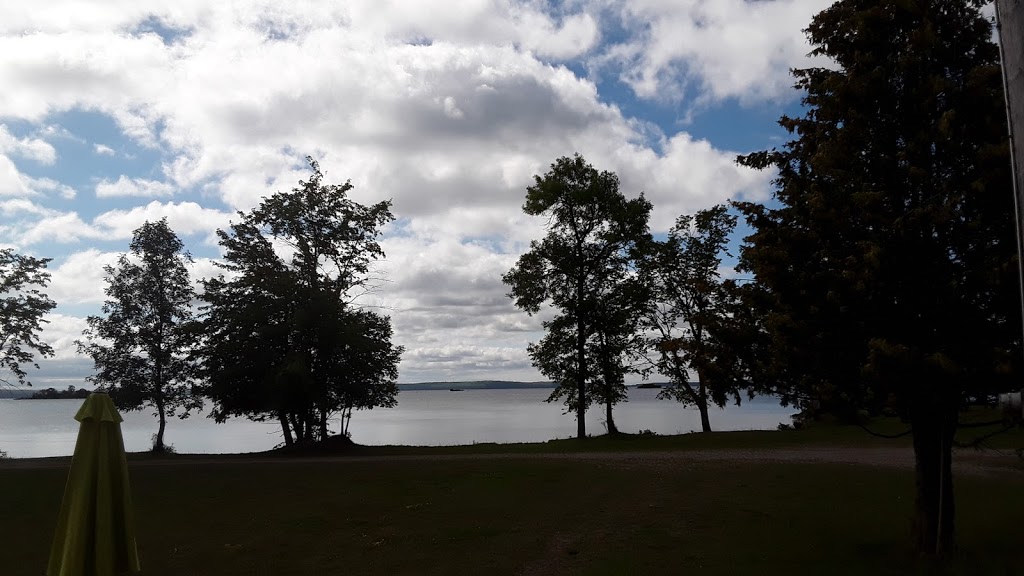 Wee Point Cottages | 1819 Bidwell Rd, Manitowaning, ON P0P 1N0, Canada | Phone: (705) 859-3129