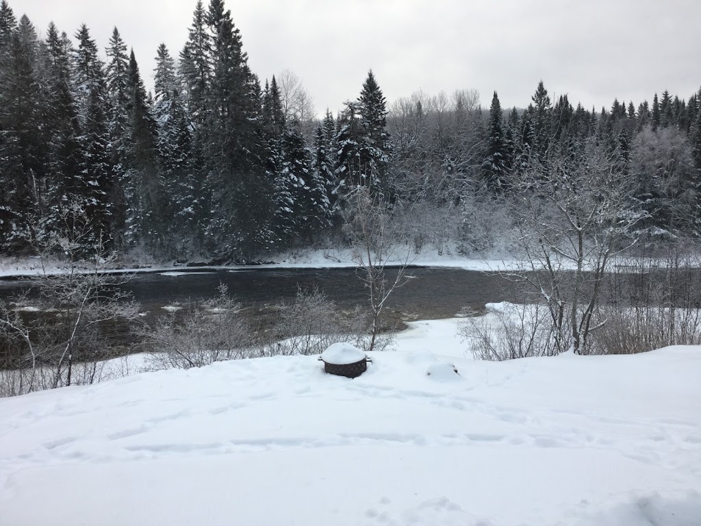 Chalet Chez Ti-Bi # CITQ 272215 | 1634 route 155 nord, La Bostonnais, La Tuque, QC G9X 0A7, Canada | Phone: (819) 376-8151