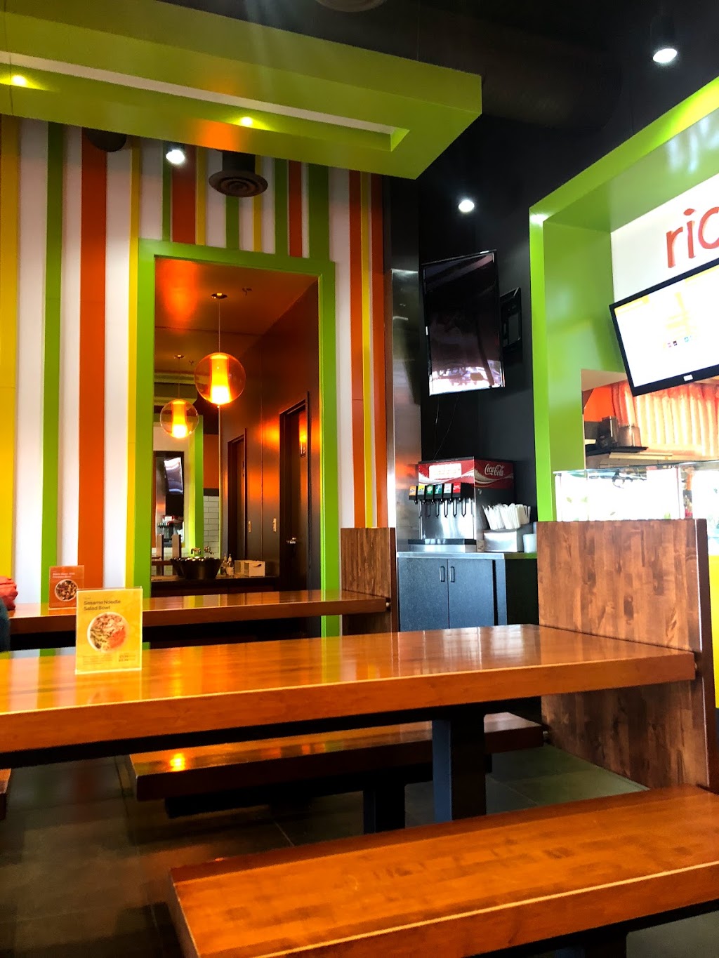 Rice Bowl Deluxe (Callingwood) | 6655 178 St NW #226, Edmonton, AB T5T 4J5, Canada | Phone: (780) 761-1668