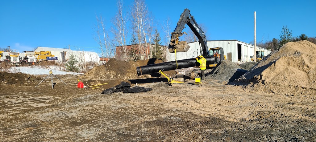 Hall Construction Inc | 195 Ecclestone Dr #2, Bracebridge, ON P1L 1G4, Canada | Phone: (705) 645-9009