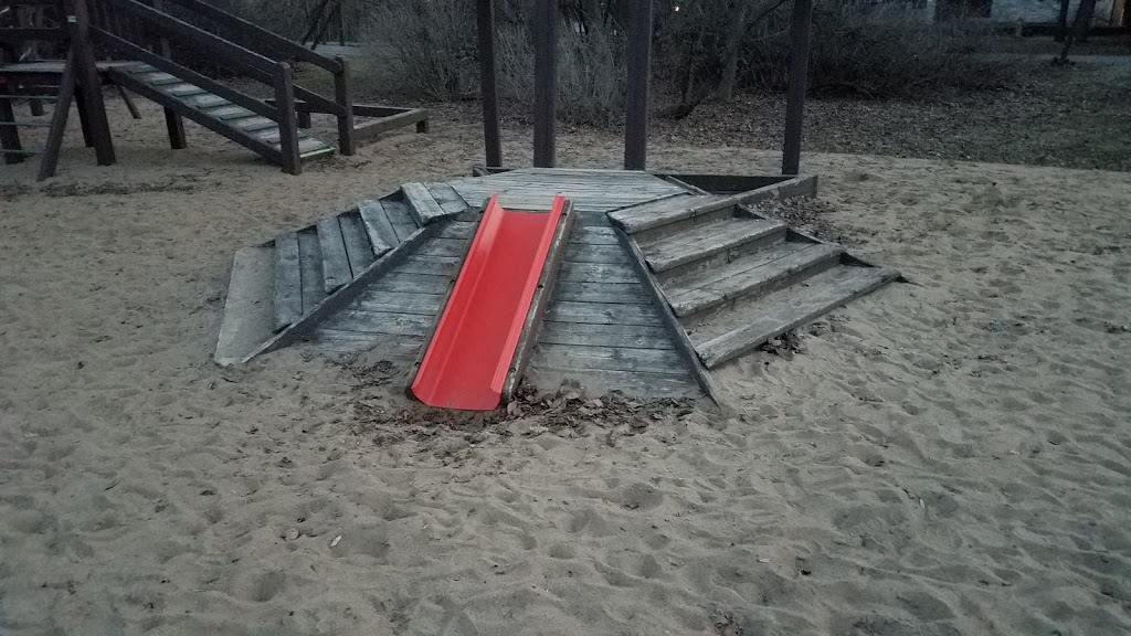 Quarry Park / Park De La Meulièe | 51 Davidson Crescent, Gloucester, ON K1J 6M3, Canada