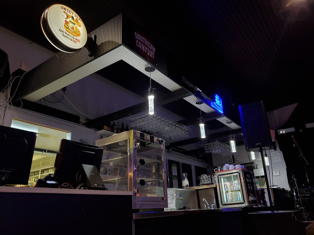 Bulldog Pizza | 1364 Main St, Winnipeg, MB R2W 3T8, Canada | Phone: (204) 586-1234