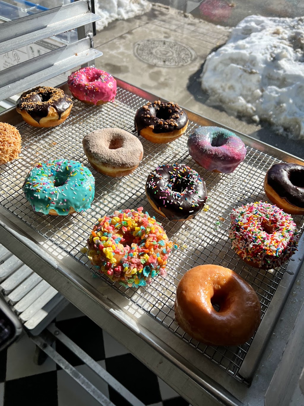 Harry and Heels California Donuts | 832 Dundas St W unit b, Toronto, ON M6J 1V5, Canada | Phone: (416) 792-3473