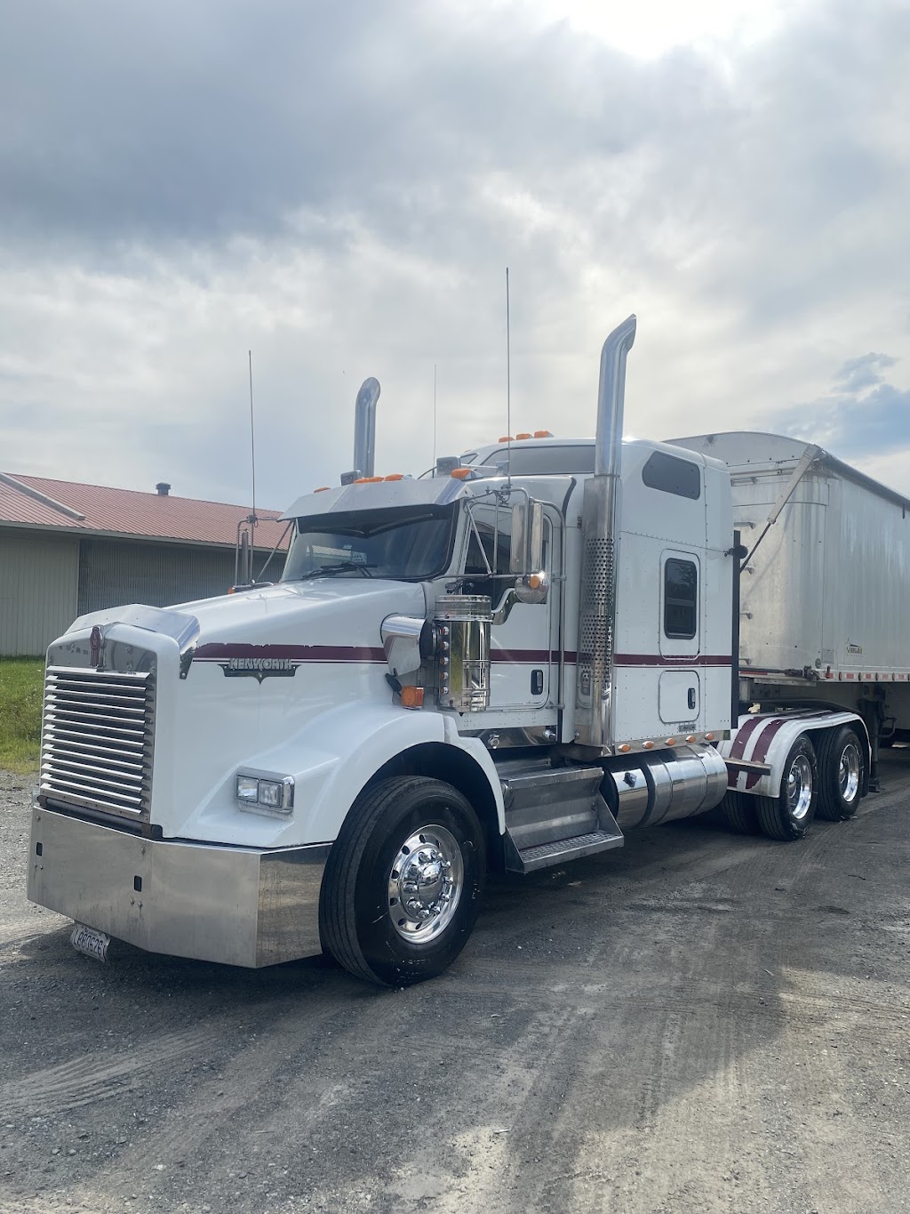 KM Transit Inc / Transport&Excavation | 311 Rue dOttawa app 1, Cowansville, QC J2K 2C8, Canada | Phone: (450) 531-1628