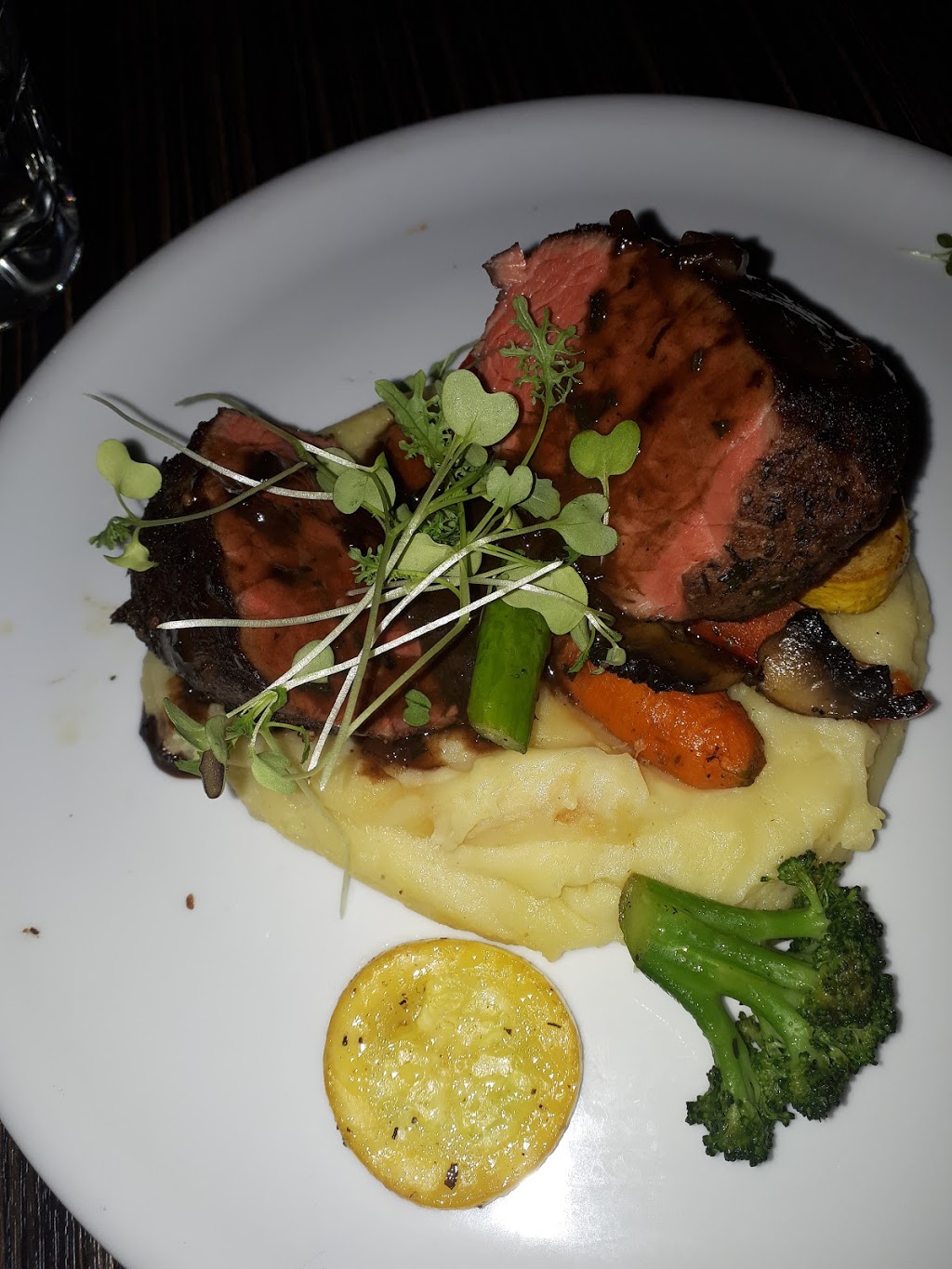 Resto-Bar La Galoche | 1065 Rue du Marché, Acton Vale, QC J0H 1A0, Canada | Phone: (450) 546-4011