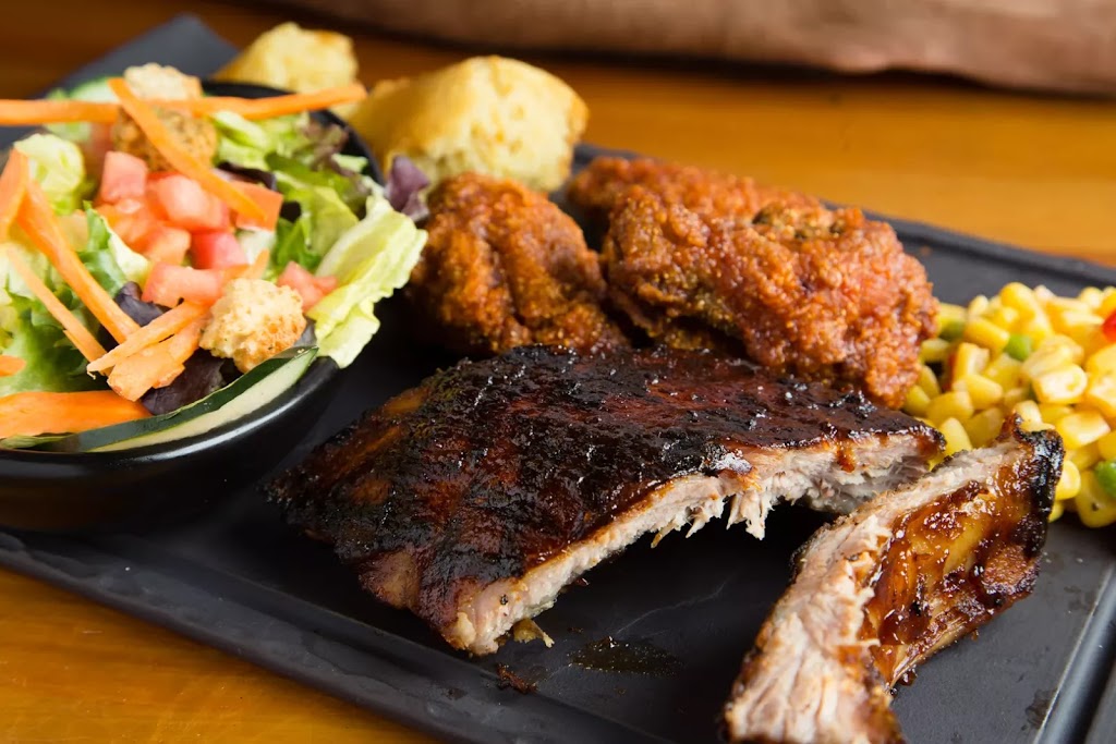 Montanas | 815 Paramount Dr, Stoney Creek, ON L8J 0B4, Canada | Phone: (905) 573-7272