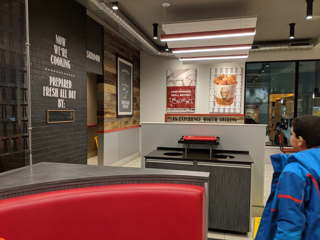 KFC | 6055 Creditview Rd, Mississauga, ON L5M 2B5, Canada | Phone: (905) 247-0944