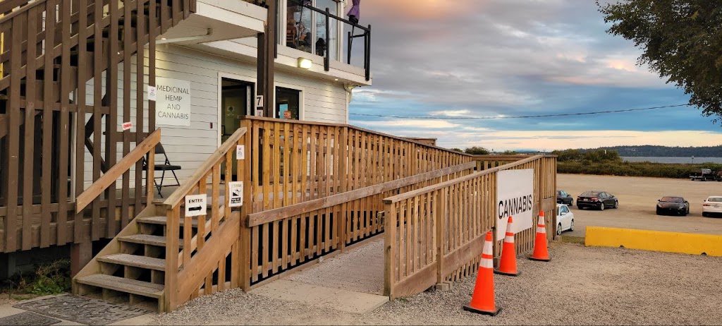 Semiahmoo Canna Store | 15782 Marine Dr #7, White Rock, BC V4B 1E6, Canada | Phone: (778) 537-1110