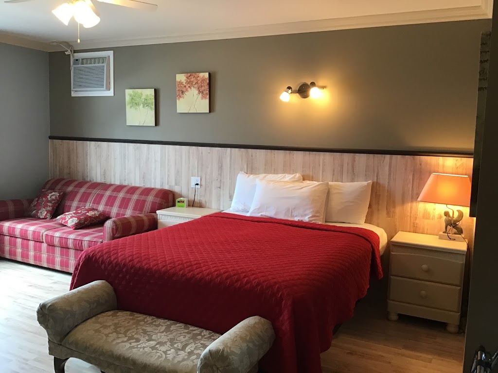 Petit Hôtel Amara | 905 Rue Richelieu, La Malbaie, QC G5A 2X8, Canada | Phone: (418) 665-9900