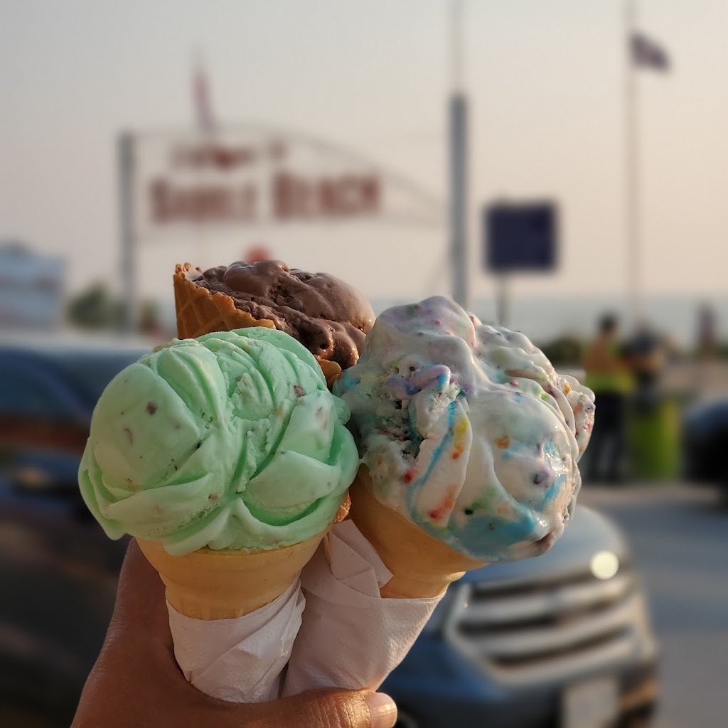 Scoopers | 3 Lakeshore Blvd N, Sauble Beach, ON N0H 2G0, Canada | Phone: (519) 422-3792