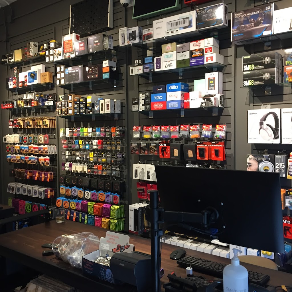 Quest Musique | 1-692 Osborne St, Winnipeg, MB R3L 2B9, Canada | Phone: (204) 231-1677