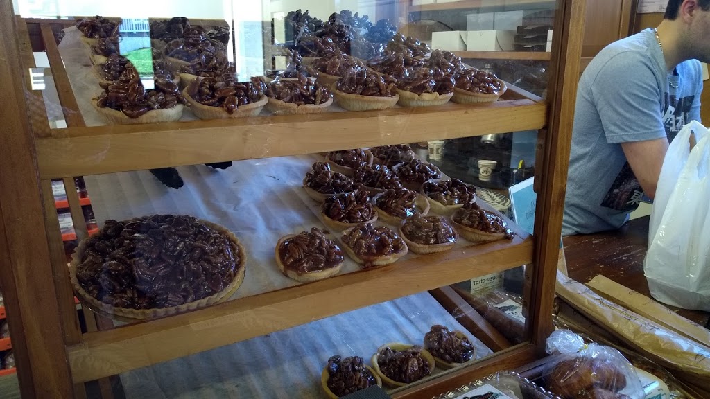 Boulangerie Blouin | 2541 Chemin Royal, Sainte-Famille, QC G0A 3P0, Canada | Phone: (418) 829-2590