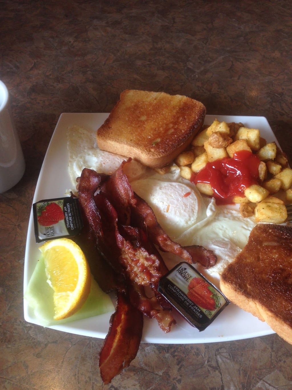 CreekSide Bar & Grill Manotick | 5511 Manotick Main St, Manotick, ON K4M 1B2, Canada | Phone: (613) 692-2236