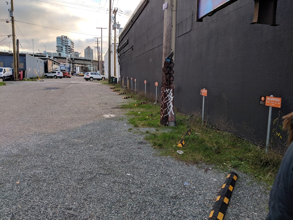 EasyPark Lot #25 | 1585 W 2nd Ave, Vancouver, BC V6J 1H2, Canada | Phone: (604) 227-7506