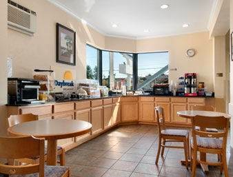 Days Inn by Wyndham Bellingham | 215 N Samish Way, Bellingham, WA 98225, USA | Phone: (360) 734-8830