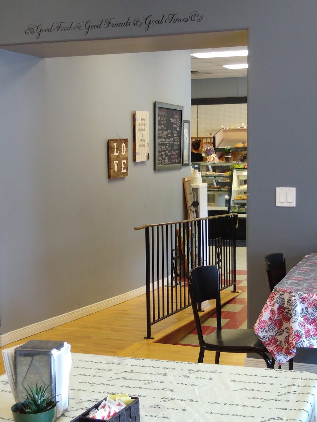 Armstrongs Home Bakery | 644 Campbell St, Lucknow, ON N0G 2H0, Canada | Phone: (519) 528-2211