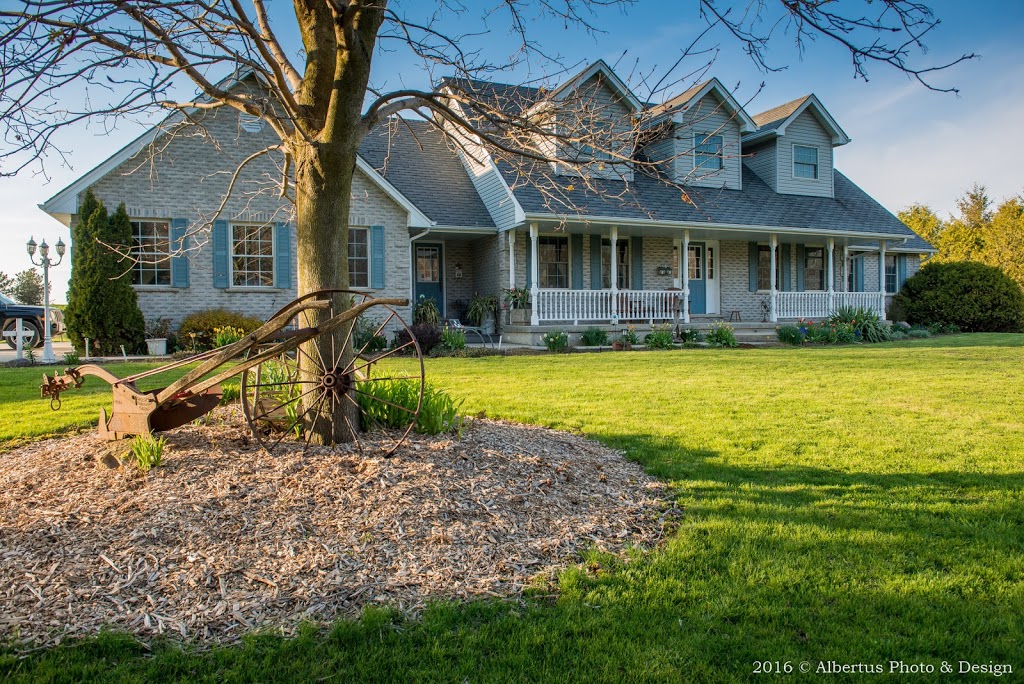 Zeelandia Bed & Breakfast | 405229 Beaconsfield Rd, Burgessville, ON N0J 1C0, Canada | Phone: (519) 424-9586