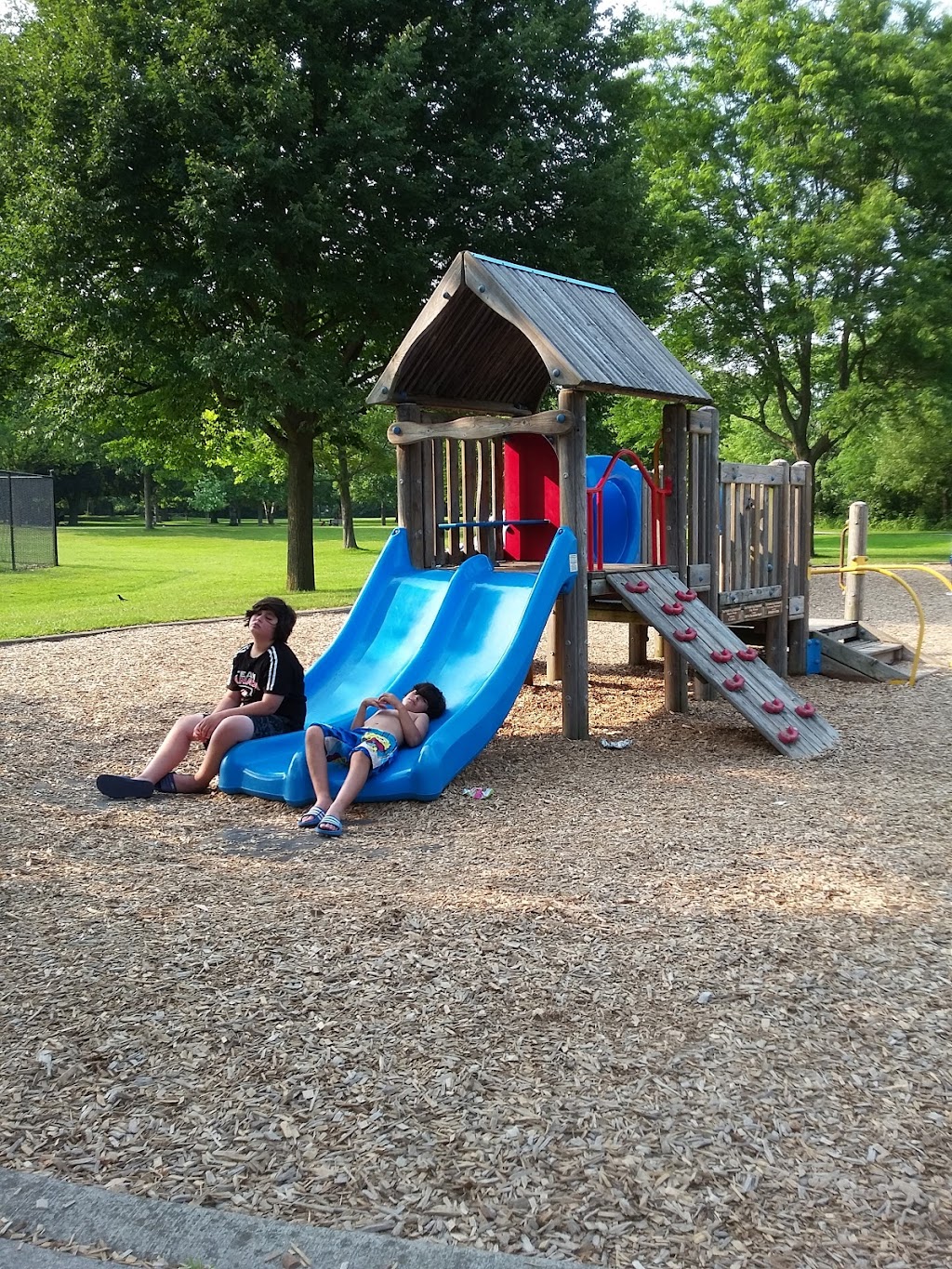 Gibbons Pool | 2 Grosvenor St, London, ON N6A 1Y4, Canada | Phone: (519) 661-4407