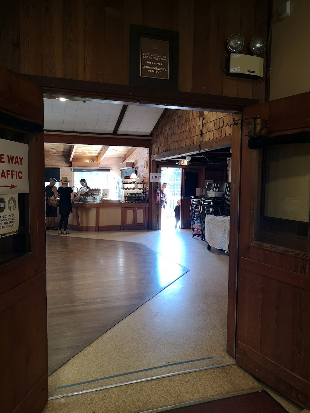 Mansons Hall | 983 Beasley Rd, Mansons Landing, BC V0P 1K0, Canada | Phone: (250) 935-0015