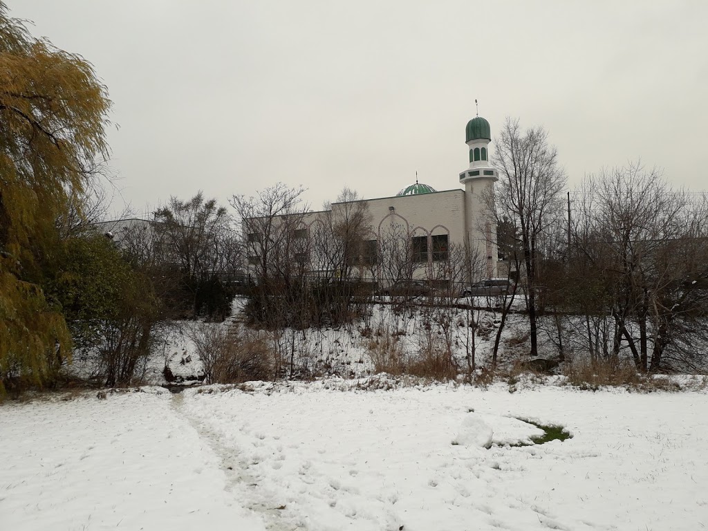 Jame Makki Masjid | 8450 Torbram Rd, Brampton, ON L6T 4M9, Canada | Phone: (905) 458-8778