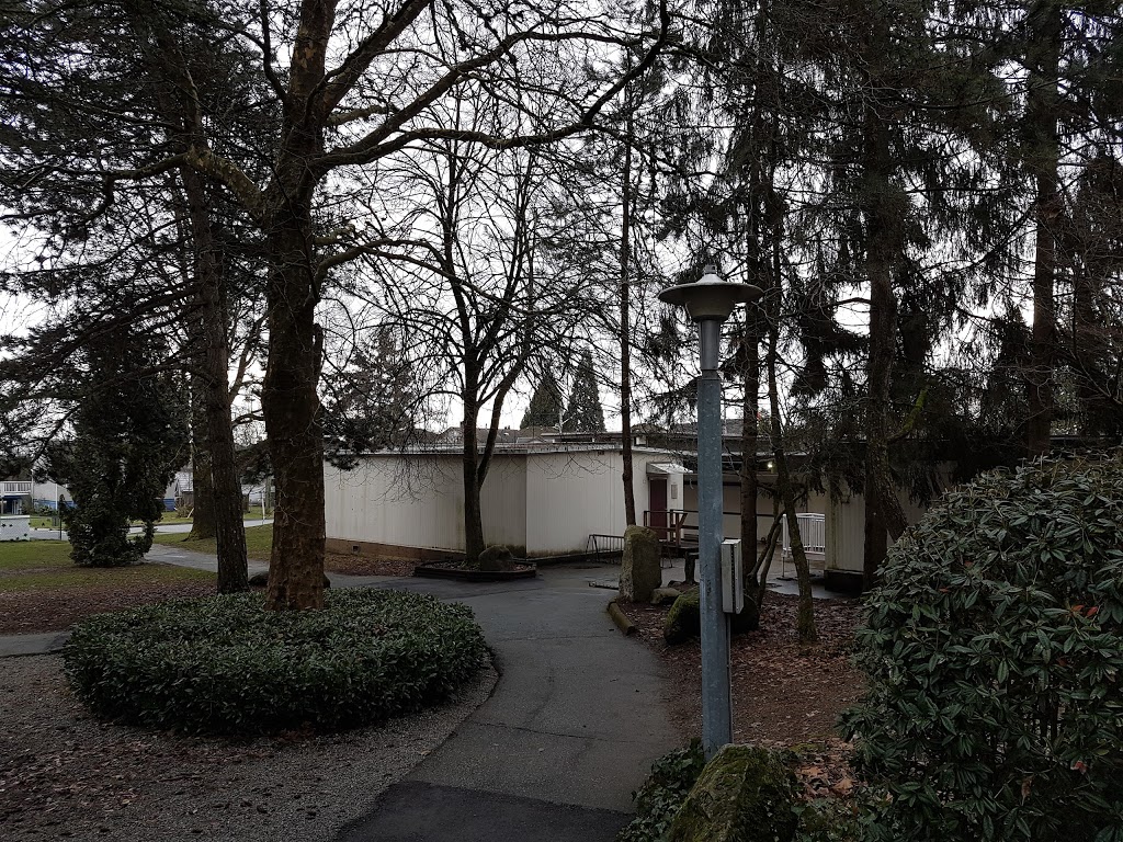 Connaught Heights Elementary School | 2201 London St, New Westminster, BC V3M 3G1, Canada | Phone: (604) 517-6010