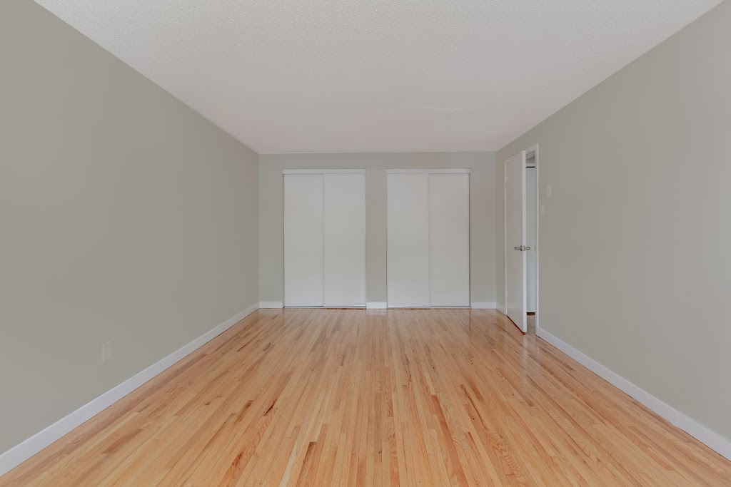 Manor Village | 5 Majestic Dr, Nepean, ON K2G 1C5, Canada | Phone: (613) 276-8592