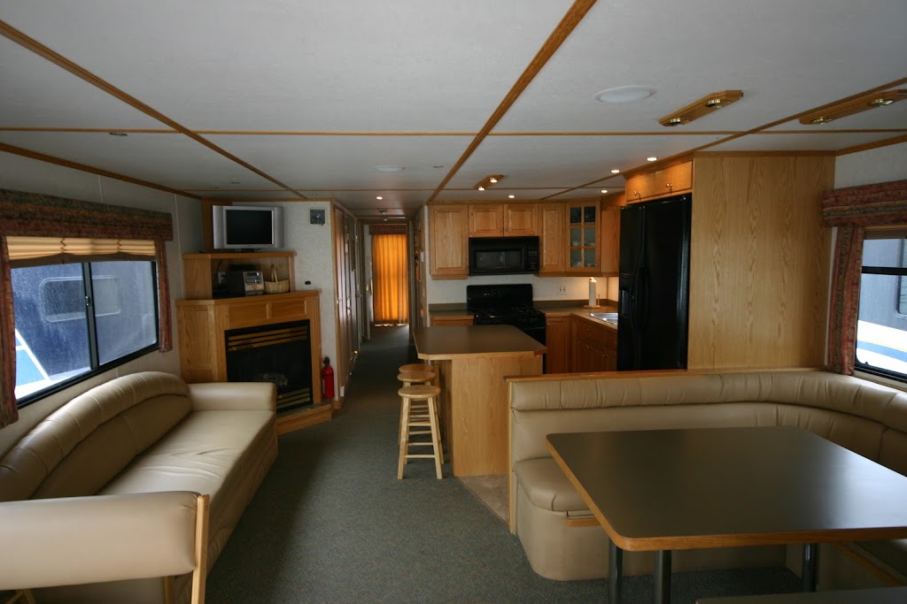 Sunshine Houseboats & Marina | 4140 Abbey Rd, Newgate, BC V0B 1T7, Canada | Phone: (877) 489-2610
