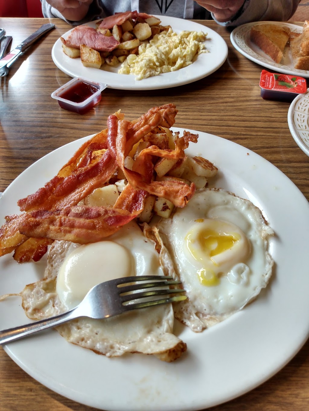 Charles Hotel, Restaurant and Saloon | 48115 Trans-Canada Hwy, Boston Bar, BC V0K 1C0, Canada | Phone: (604) 867-9221