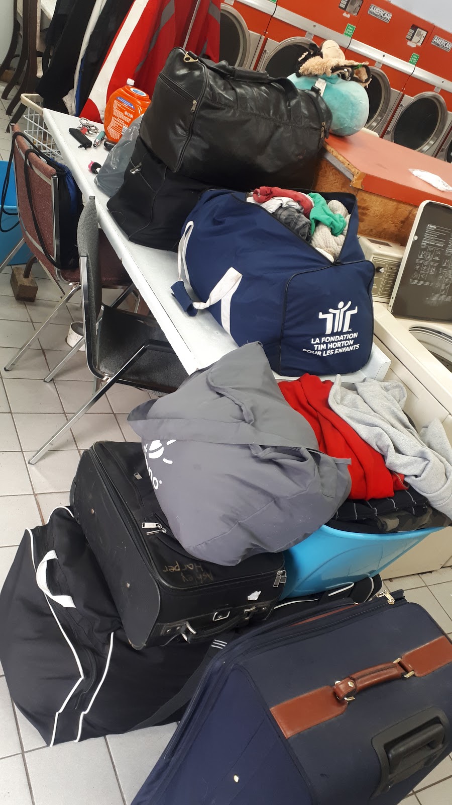 K C Cleaners & Laundromat | 280 Victoria St N, Kitchener, ON N2H 5E2, Canada | Phone: (519) 749-0445