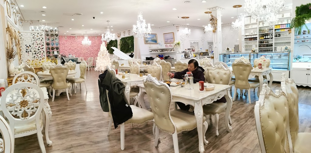 Avery Cafe Restaurant | 112-4751 Garden City Rd, Richmond, BC V6X 3M7, Canada | Phone: (604) 285-7771