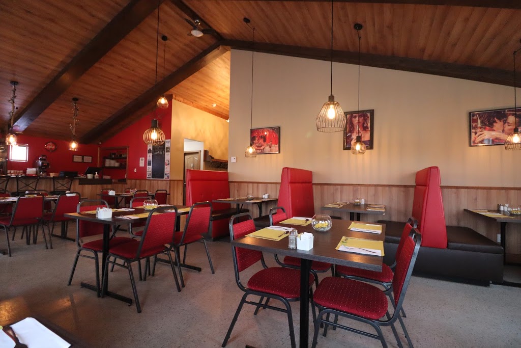 Restaurant des Sentiers | 10 Avenue Saint-Patrick, Saint-Joseph-de-Coleraine, QC G0N 1B0, Canada | Phone: (418) 423-1149