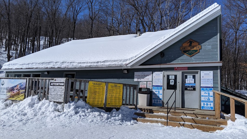 Skyline Lodge, Camp Fortune | 382 Chem. du Lac Meech, Chelsea, QC J9B 1H9, Canada | Phone: (819) 827-1717