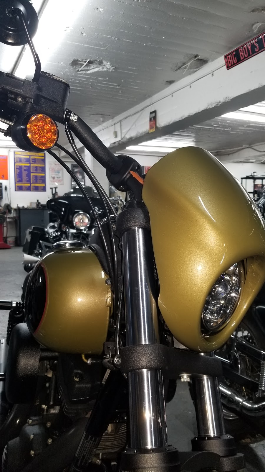 CMR Custom Motorcycle Parts | 3920 Rue Sainte-Catherine E, Montréal, QC H1W 2G6, Canada | Phone: (514) 527-1570