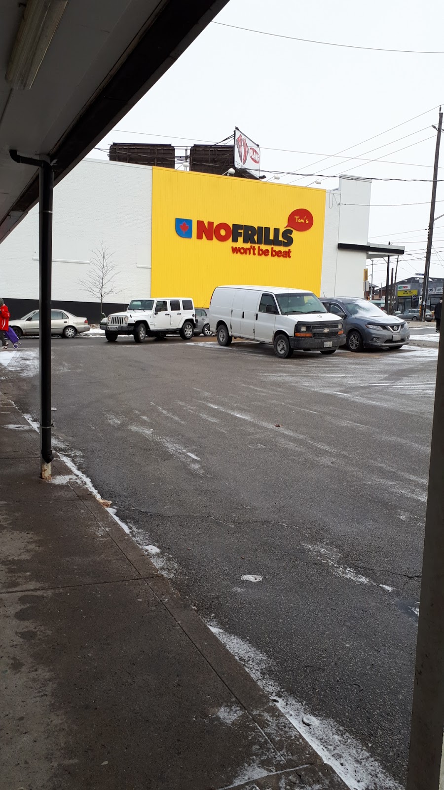 Toms No Frills | 1150 Victoria Park Ave, East York, ON M4B 2K4, Canada | Phone: (866) 987-6453