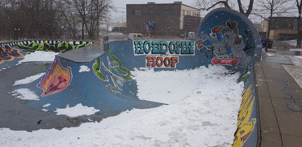 Leonard Linton Park | 60 Research Rd, East York, ON M4G 2G8, Canada | Phone: (647) 824-1230
