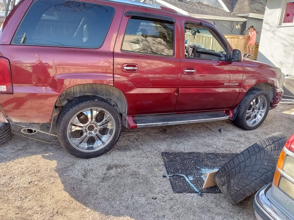 Blacks Auto & Towing | 486 Boyd Ave, Winnipeg, MB R2W 1P8, Canada | Phone: (204) 521-1019