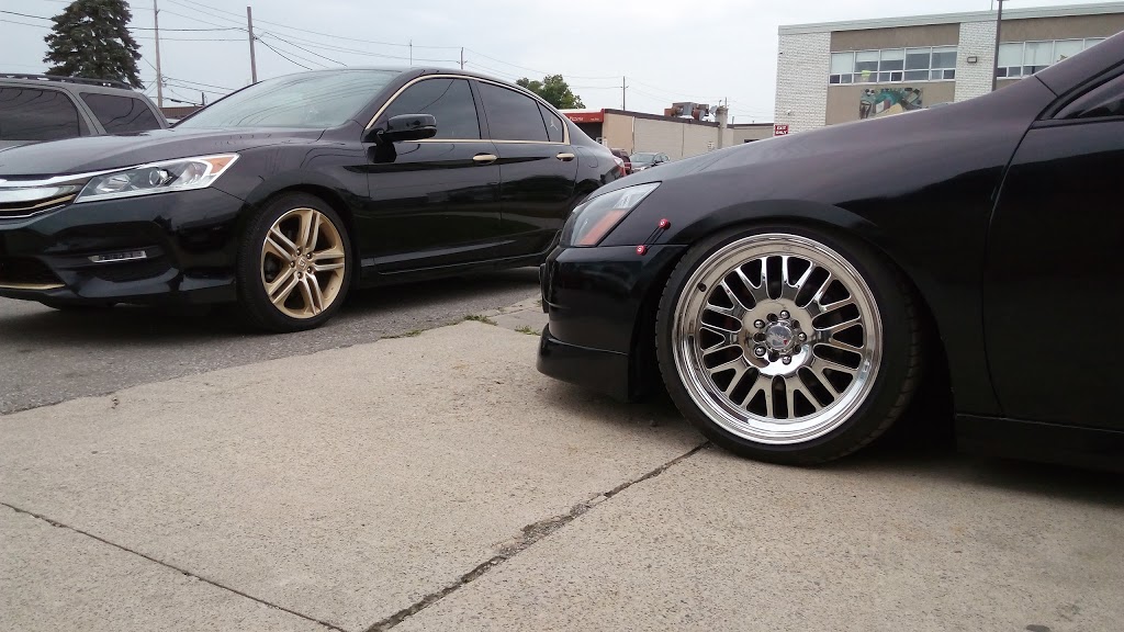 Jays Autobody & Repair | 7 Taber Rd, Etobicoke, ON M9W 3A3, Canada | Phone: (416) 744-0476