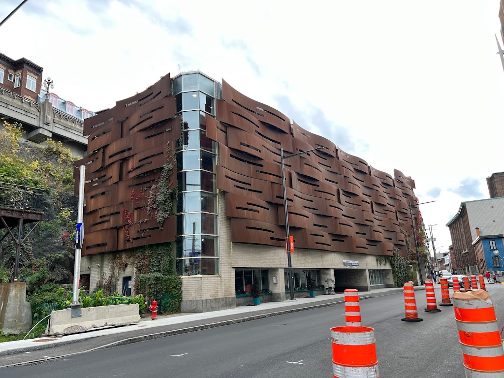Stationnement Parkeo | 345 Rue Saint-Vallier E, Québec, QC G1K 3P7, Canada | Phone: (418) 440-4638