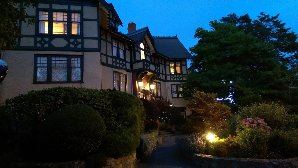 Abigails Hotel | 906 McClure St, Victoria, BC V8V 3E7, Canada | Phone: (250) 388-5363