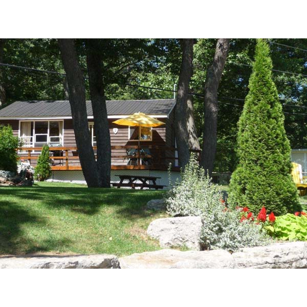 Oak Bay Resort | 24 George St, Buckhorn, ON K0L 1J0, Canada | Phone: (705) 657-8872