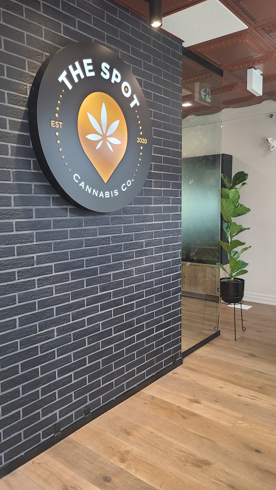 The Spot Cannabis Co. Waterdown | 5 Mill St S Unit 2, Waterdown, ON L0R 2H0, Canada | Phone: (289) 895-8050