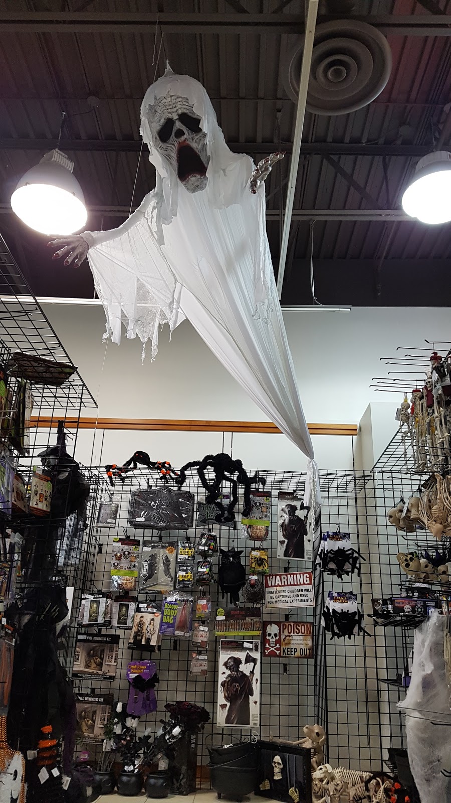 Halloween Expert 1485 Avenue Jules Verne Local E4 Quebec Qc G2g 2r5 Canada