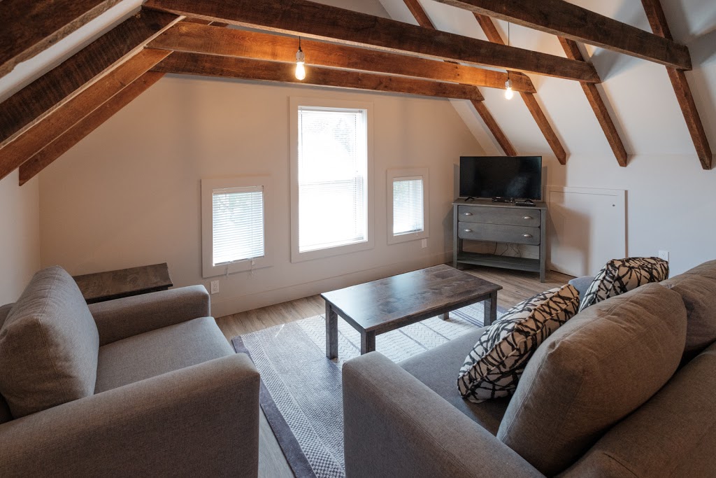The Victorian Luxury Suites | 16 Church St, Westport, ON K0G 1X0, Canada | Phone: (613) 273-6273