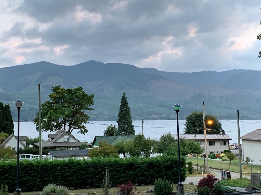 Youbou Bar & Grill | 10524 Youbou Rd, Youbou, BC V0R 3E1, Canada | Phone: (778) 429-8088