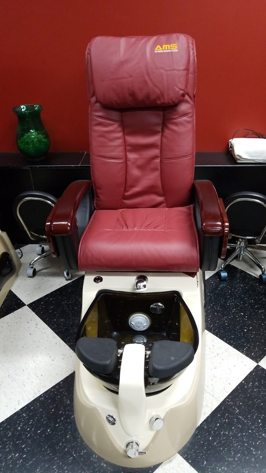 Richmond Skin and Laser Centre | 998 Keewatin St, Winnipeg, MB R2R 2V1, Canada | Phone: (204) 415-9165